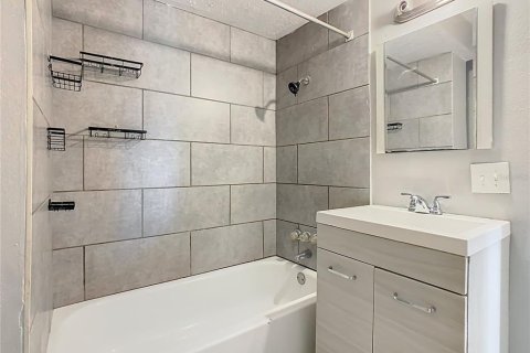Casa en venta en Lakeland, Florida, 4 dormitorios, 119.94 m2 № 2195711 - foto 28