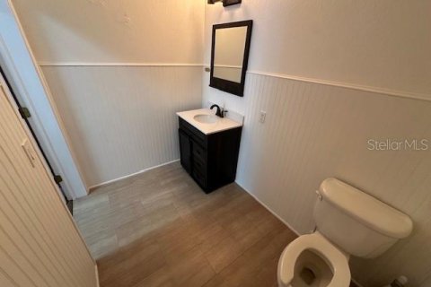 Immobilier commercial à louer à Punta Gorda, Floride: 594.67 m2 № 1688000 - photo 9