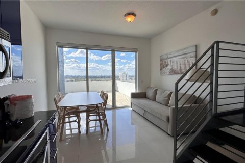 Condominio en venta en Miami, Florida, 1 dormitorio, 58.62 m2 № 1928332 - foto 3