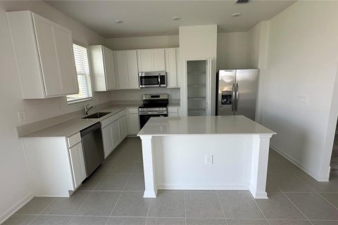 Adosado en alquiler en Clermont, Florida, 3 dormitorios, 174.01 m2 № 1905515 - foto 4