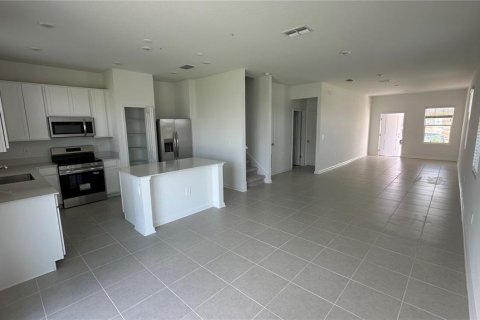 Adosado en alquiler en Clermont, Florida, 3 dormitorios, 174.01 m2 № 1905515 - foto 3