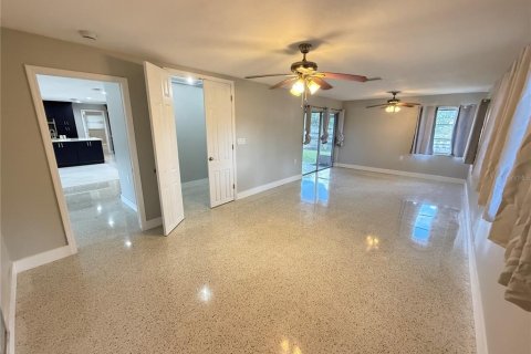 House in Clearwater, Florida 4 bedrooms, 229.93 sq.m. № 2097959 - photo 18