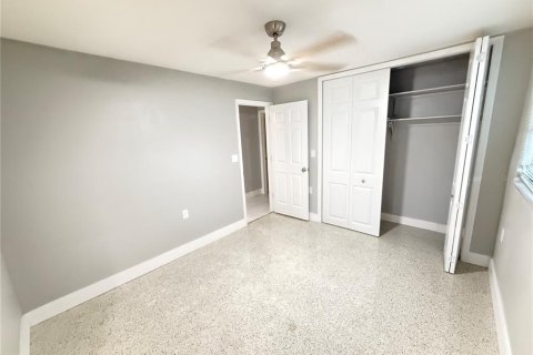 House in Clearwater, Florida 4 bedrooms, 229.93 sq.m. № 2097959 - photo 27