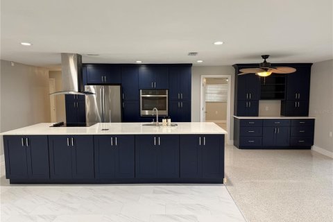 House in Clearwater, Florida 4 bedrooms, 229.93 sq.m. № 2097959 - photo 6