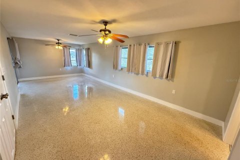 House in Clearwater, Florida 4 bedrooms, 229.93 sq.m. № 2097959 - photo 17