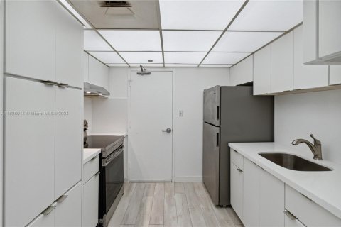 Condominio en venta en Miami Beach, Florida, 69.31 m2 № 1702513 - foto 6