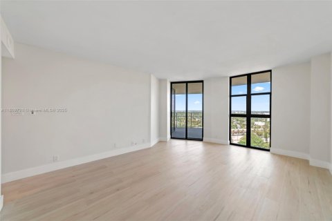 Condo in Miami, Florida, 2 bedrooms  № 1752348 - photo 30