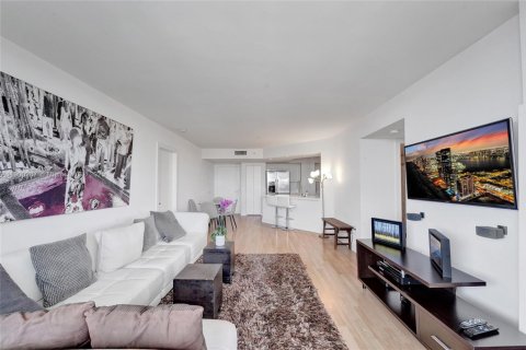 Condominio en alquiler en Miami Beach, Florida, 2 dormitorios, 117.99 m2 № 1951951 - foto 5
