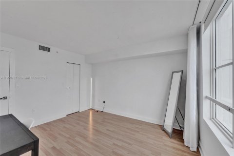 Condominio en alquiler en Miami Beach, Florida, 2 dormitorios, 117.99 m2 № 1951951 - foto 11