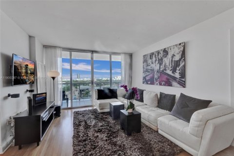 Condominio en alquiler en Miami Beach, Florida, 2 dormitorios, 117.99 m2 № 1951951 - foto 4