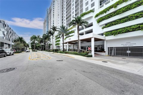 Condominio en alquiler en Miami Beach, Florida, 2 dormitorios, 117.99 m2 № 1951951 - foto 26