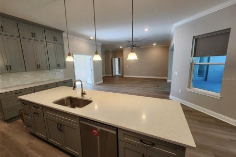 House in Orlando, Florida 4 bedrooms, 284.1 sq.m. № 1884833 - photo 3