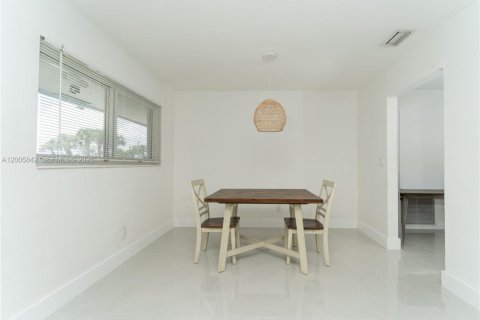 Villa ou maison à vendre à Hollywood, Floride: 3 chambres, 157 m2 № 2069914 - photo 10