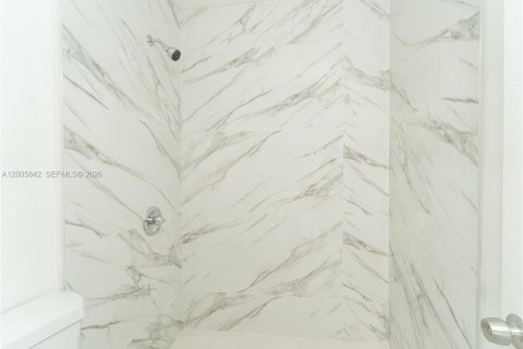 Villa ou maison à vendre à Hollywood, Floride: 3 chambres, 157 m2 № 2069914 - photo 20