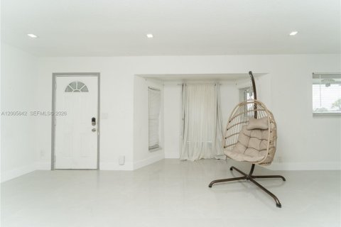 Villa ou maison à vendre à Hollywood, Floride: 3 chambres, 157 m2 № 2069914 - photo 9