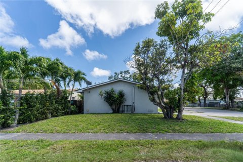 Villa ou maison à vendre à Hollywood, Floride: 3 chambres, 157 m2 № 2069914 - photo 3