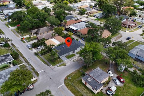 Villa ou maison à vendre à Hollywood, Floride: 3 chambres, 157 m2 № 2069914 - photo 26