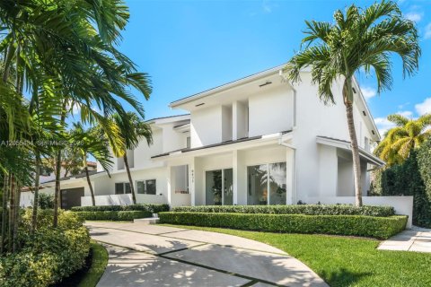 Casa en Coral Gables, Florida 5 dormitorios, 613.71 m2 № 2189438