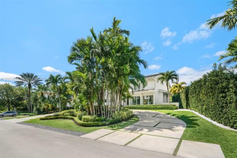 Casa en venta en Coral Gables, Florida, 5 dormitorios, 613.71 m2 № 2189438 - foto 24