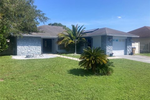 House in Kissimmee, Florida 3 bedrooms, 128.21 sq.m. № 1876606 - photo 1