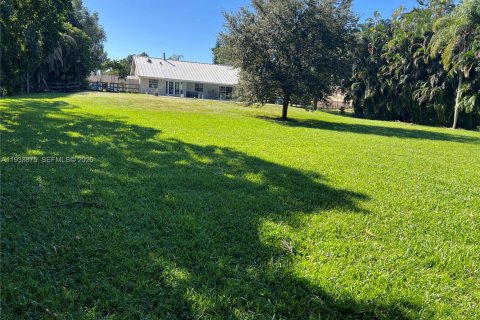 House in Plantation, Florida 3 bedrooms, 193.52 sq.m. № 1997533 - photo 4