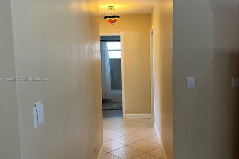 House in Plantation, Florida 3 bedrooms, 193.52 sq.m. № 1997533 - photo 7