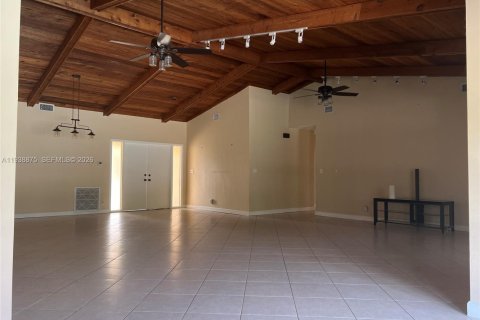 House in Plantation, Florida 3 bedrooms, 193.52 sq.m. № 1997533 - photo 9