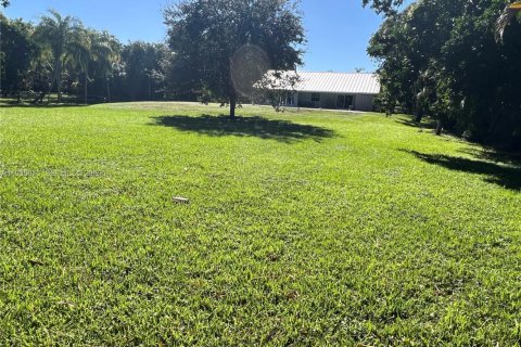 House in Plantation, Florida 3 bedrooms, 193.52 sq.m. № 1997533 - photo 5