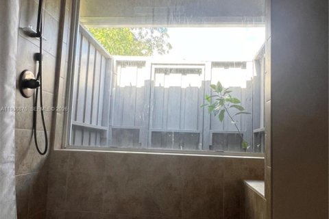 House in Plantation, Florida 3 bedrooms, 193.52 sq.m. № 1997533 - photo 15