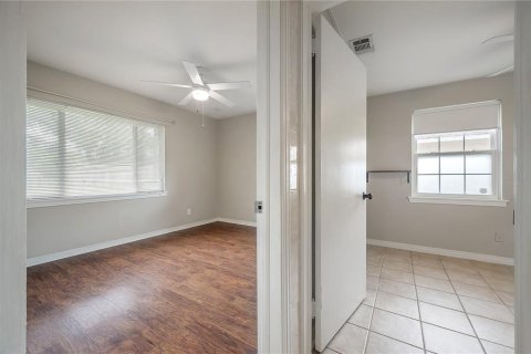 Casa en alquiler en Tampa, Florida, 2 dormitorios, 68.38 m2 № 1909985 - foto 19