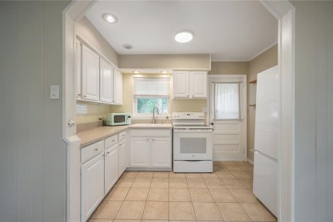 Casa en alquiler en Tampa, Florida, 2 dormitorios, 68.38 m2 № 1909985 - foto 10