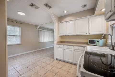 Casa en alquiler en Tampa, Florida, 2 dormitorios, 68.38 m2 № 1909985 - foto 14