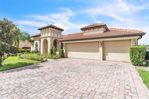 Casa en venta en Apopka, Florida, 4 dormitorios, 238.29 m2 № 1902011 - foto 1