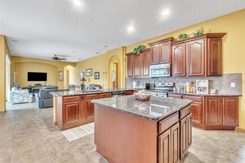 Casa en venta en Apopka, Florida, 4 dormitorios, 238.29 m2 № 1902011 - foto 23
