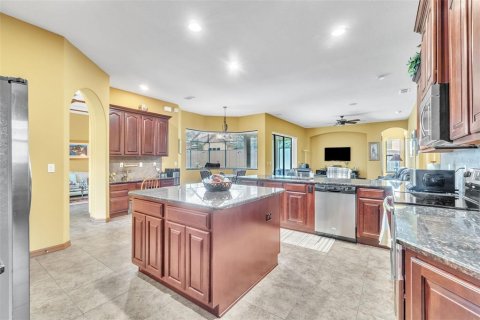 Casa en venta en Apopka, Florida, 4 dormitorios, 238.29 m2 № 1902011 - foto 22