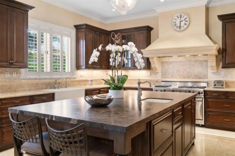 Casa en venta en Miami, Florida, 7 dormitorios, 646.79 m2 № 2056132 - foto 7