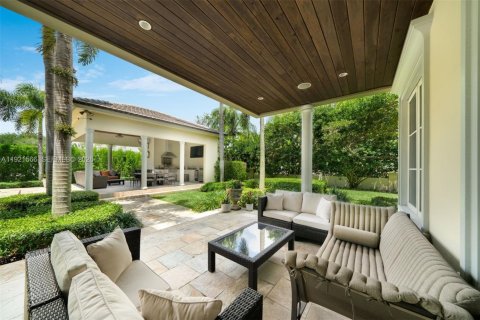 Casa en venta en Miami, Florida, 7 dormitorios, 646.79 m2 № 2056132 - foto 12