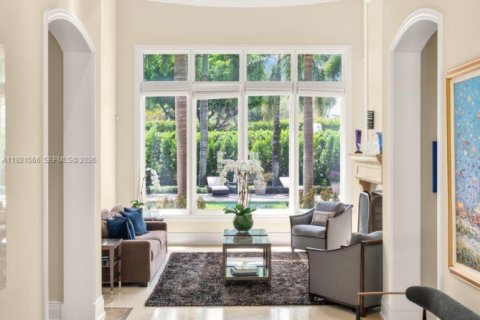 Casa en venta en Miami, Florida, 7 dormitorios, 646.79 m2 № 2056132 - foto 16