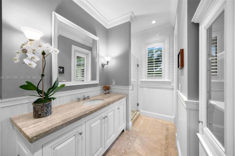 Casa en venta en Miami, Florida, 7 dormitorios, 646.79 m2 № 2056132 - foto 23