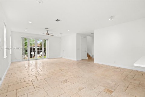 Adosado en venta en Fort Lauderdale, Florida, 3 dormitorios, 261.06 m2 № 2062658 - foto 10