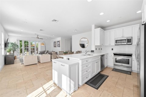 Adosado en venta en Fort Lauderdale, Florida, 3 dormitorios, 261.06 m2 № 2062658 - foto 9
