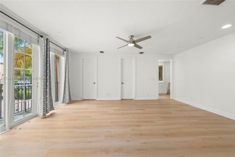 Adosado en venta en Fort Lauderdale, Florida, 3 dormitorios, 261.06 m2 № 2062658 - foto 17