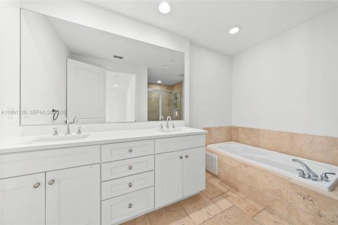 Adosado en venta en Fort Lauderdale, Florida, 3 dormitorios, 261.06 m2 № 2062658 - foto 22