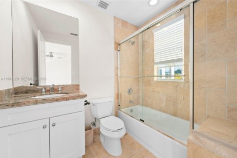 Adosado en venta en Fort Lauderdale, Florida, 3 dormitorios, 261.06 m2 № 2062658 - foto 30