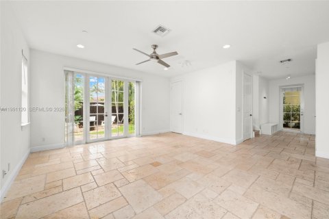 Adosado en venta en Fort Lauderdale, Florida, 3 dormitorios, 261.06 m2 № 2062658 - foto 11