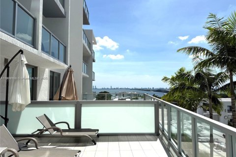 Condominio en venta en Miami, Florida, 44.5 m2 № 2013394 - foto 23