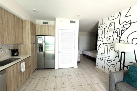 Condominio en venta en Miami, Florida, 44.5 m2 № 2013394 - foto 12