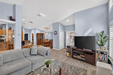 House in Brandon, Florida 2 bedrooms, 179.21 sq.m. № 2430906 - photo 9