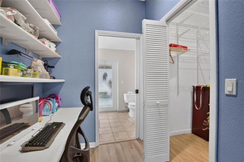 House in Brandon, Florida 2 bedrooms, 179.21 sq.m. № 2430906 - photo 28