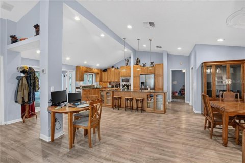 House in Brandon, Florida 2 bedrooms, 179.21 sq.m. № 2430906 - photo 10